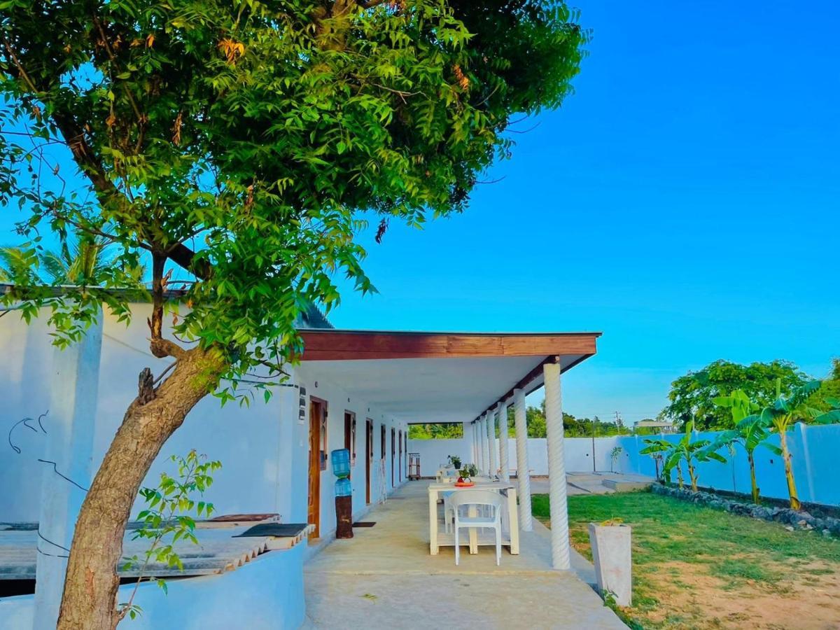 Ratnam * Jaffna